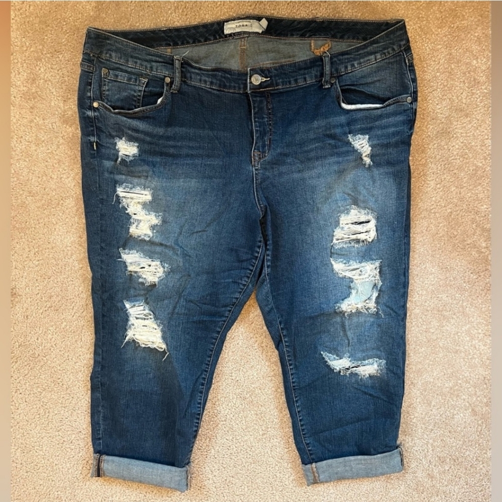 Torrid Boyfriend Crop Jeans Distressed Dark Wash Size 24